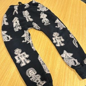 Nununu French terry baggy pants, size 10/11. Gentle used condition.